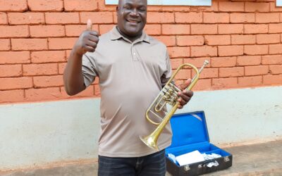 Trompete reiste von Stuttgart nach Kampala